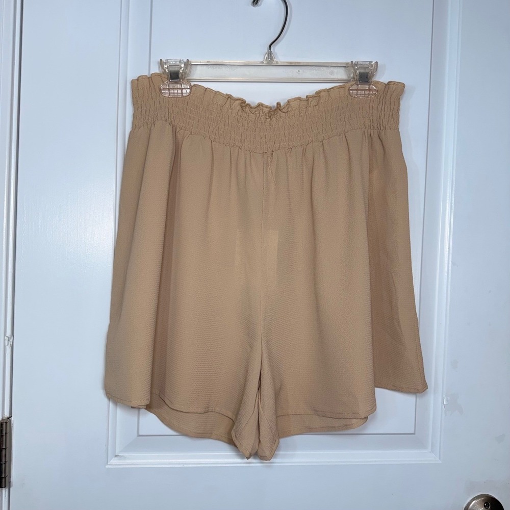 LuLaRoe Yvett Shorts Tan Beige Smocked Paperbag Waist Textured Casual Medium